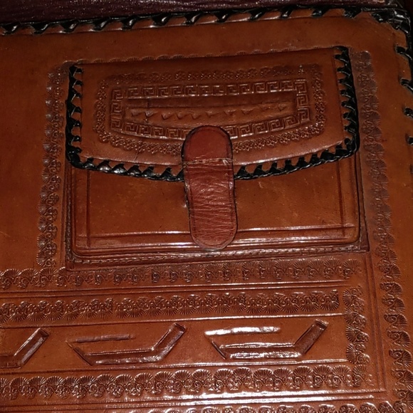Hand Tooled Mexican Leather Bag - Picture 6 of 8